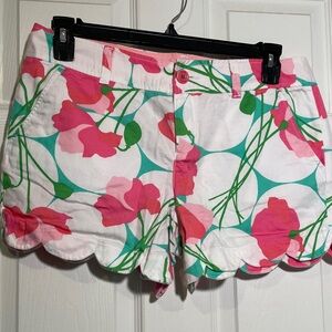 Lilly Pulitzer scallop trim shorts.